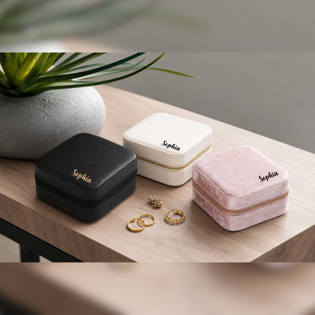 Personlig smykkeskrin med navn (Svart, rosa og hvit)