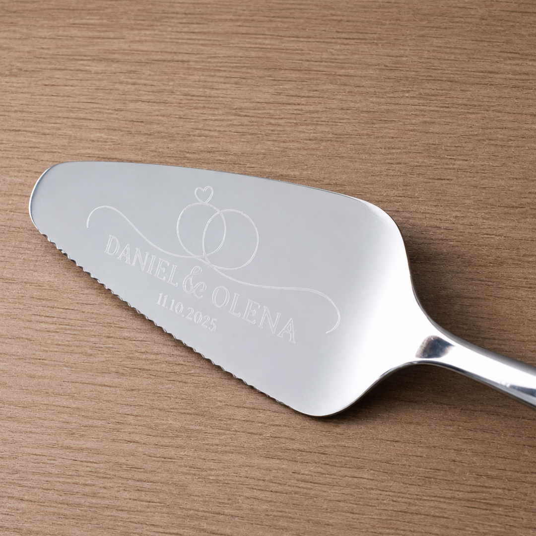 Kakespade inkludert gravering