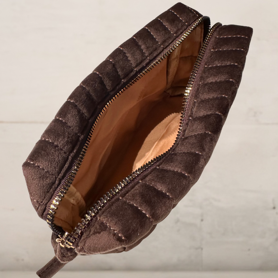 Toalettmappe i velur - brun